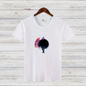Mystisches Anime Shirt | Stilvolles Baumwollshirt | Geschenk für Anime-Fans | Künstlerisches Design-Shirt