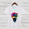 Magischer Baum | Künstlerisches T-Shirt | Farbenfrohes Naturdesign | Stilvolles Baumwollshirt für Wintertage