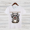 Lach doch mal! | Lustiges Waschbär T-Shirt | Humorvolles Geschenk | Statement Shirt für Gute Laune
