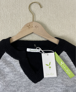 HerbstTrend® - Comfortable V-neck sweater with color block