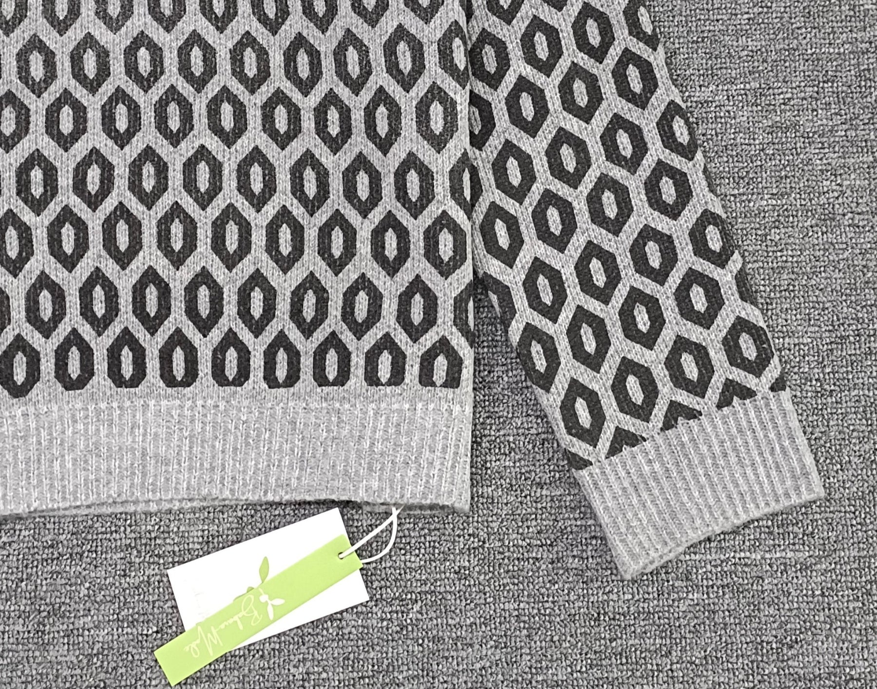 WinterStil® - Ombre grey sweater with geometric pattern