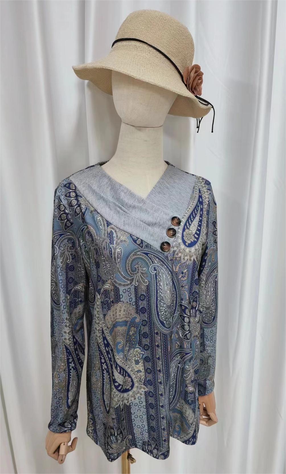 FallStil® - Blue paisley top with grey turn-down collar and long sleeves