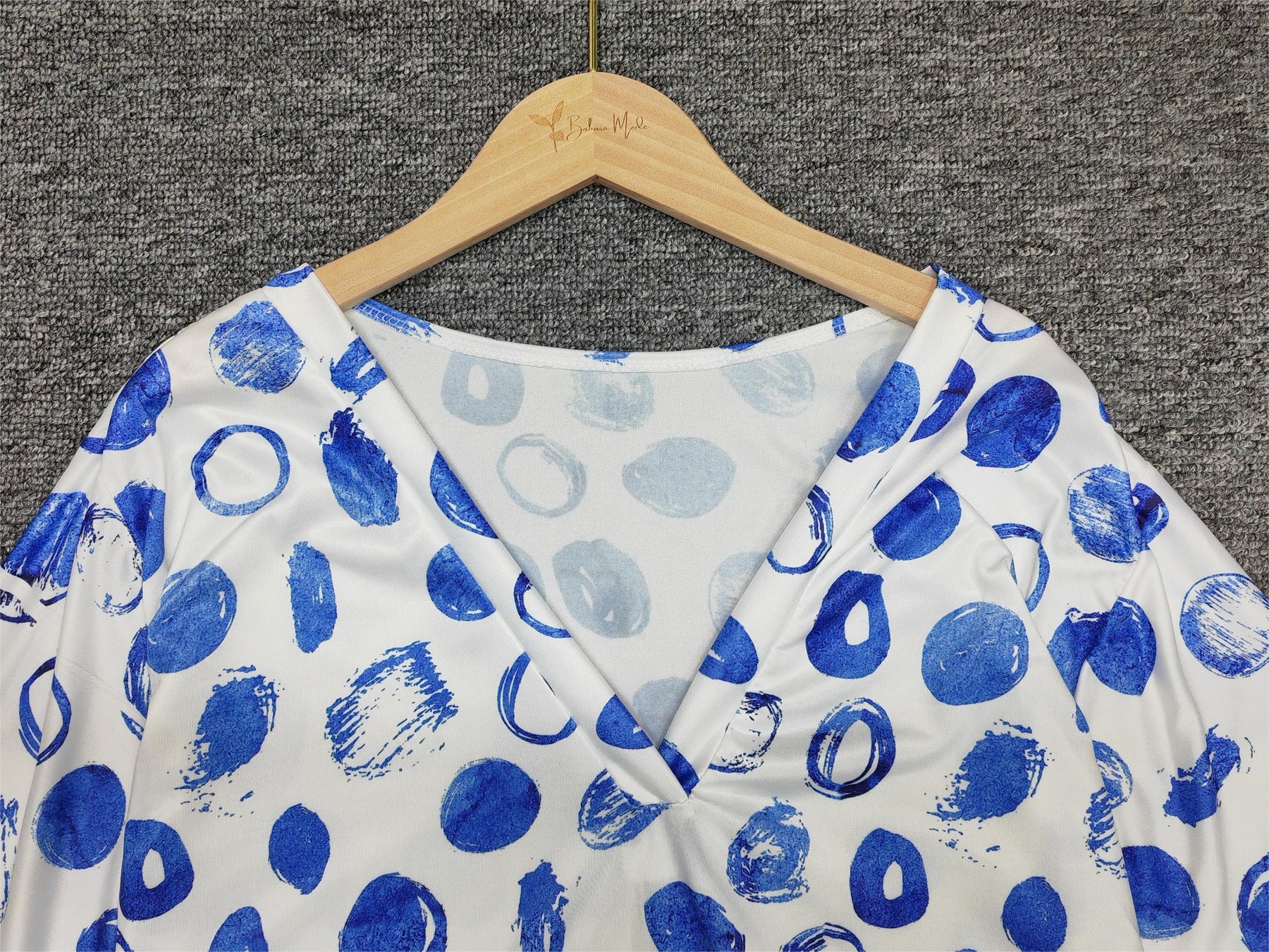 FallStil® - Abstract blue dotted white v-neck tunic top