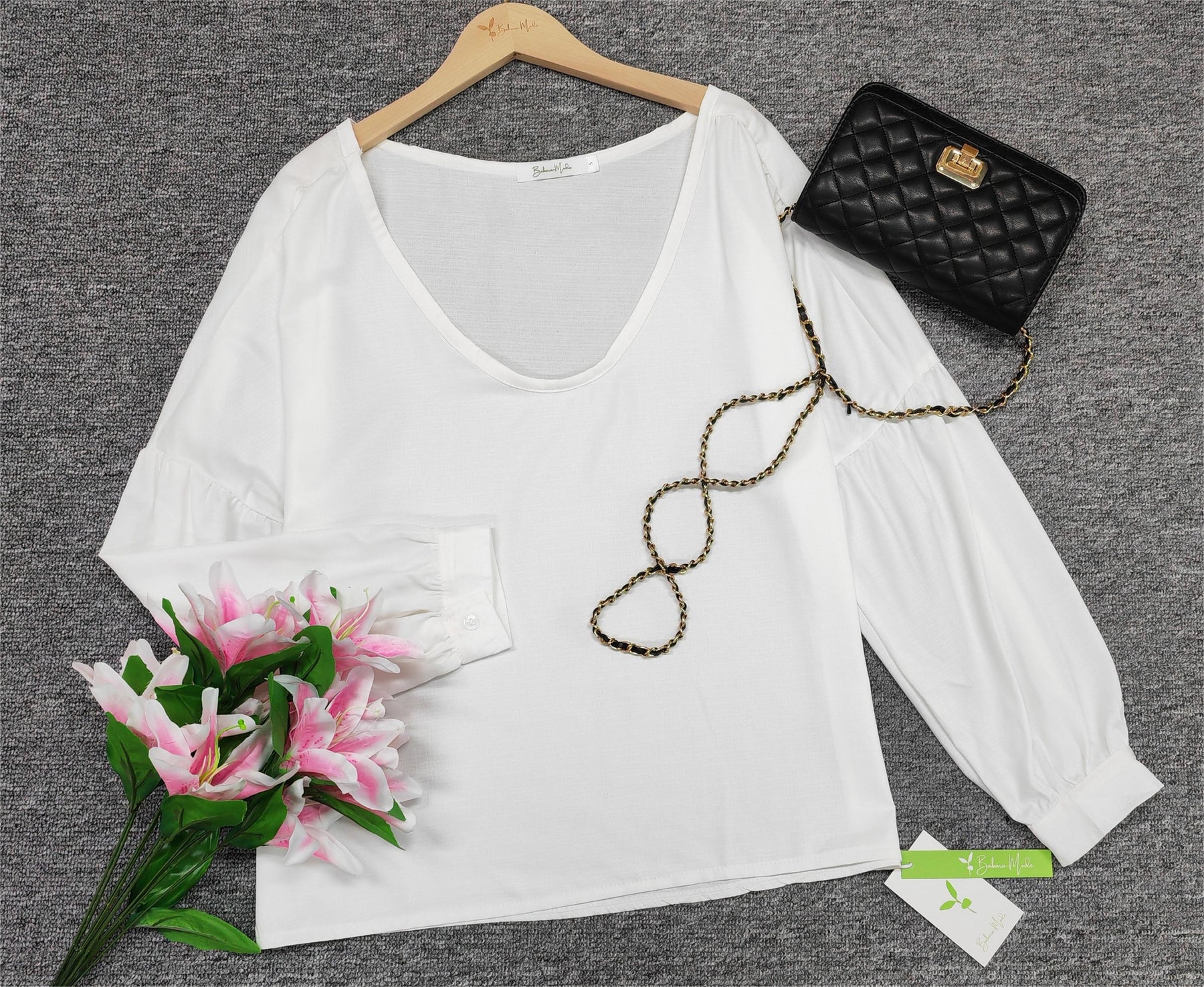 Naturlux® - Simple white plain V-neck top