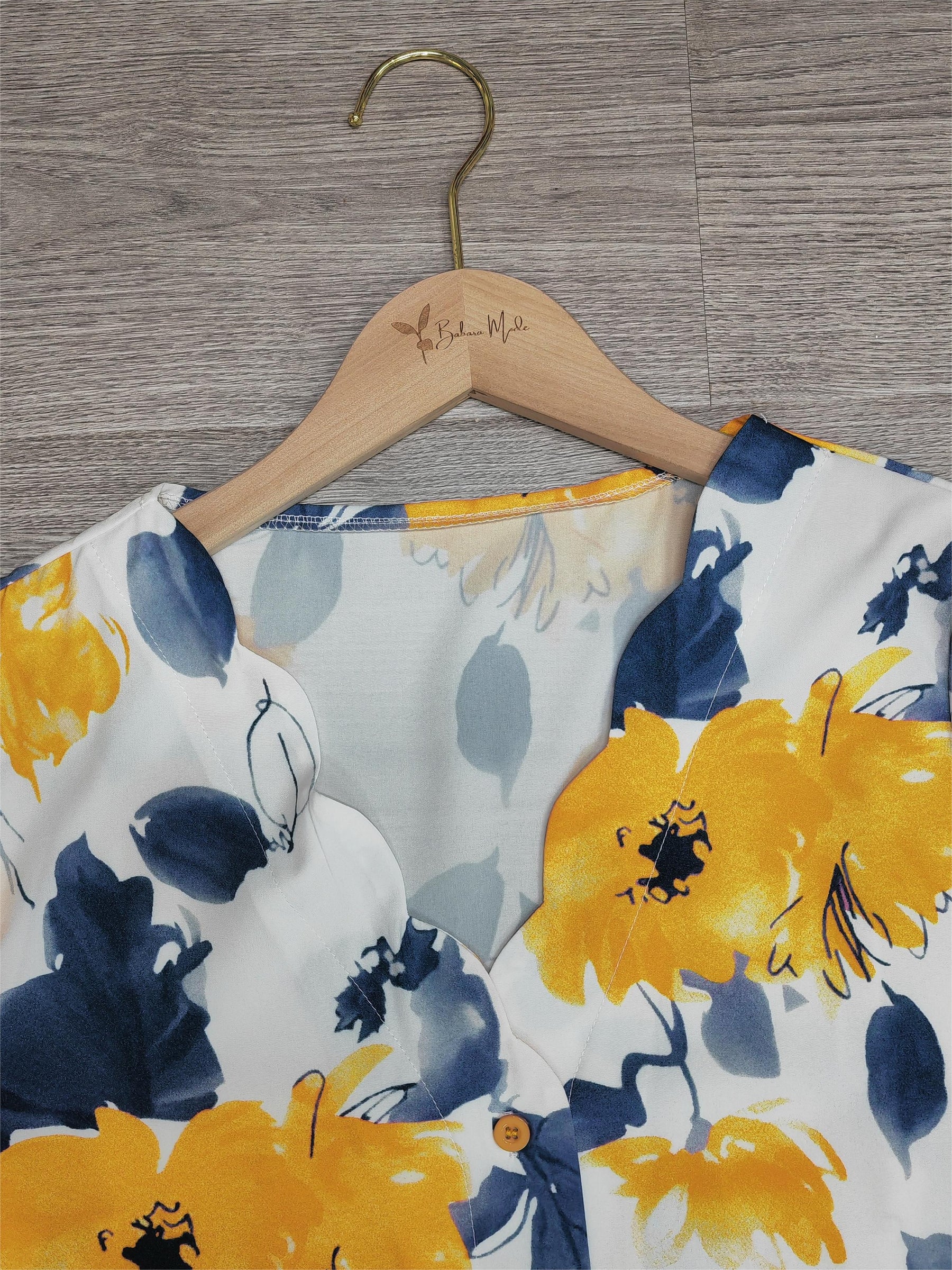 SpringStil® - Romantic short-sleeved top with floral print