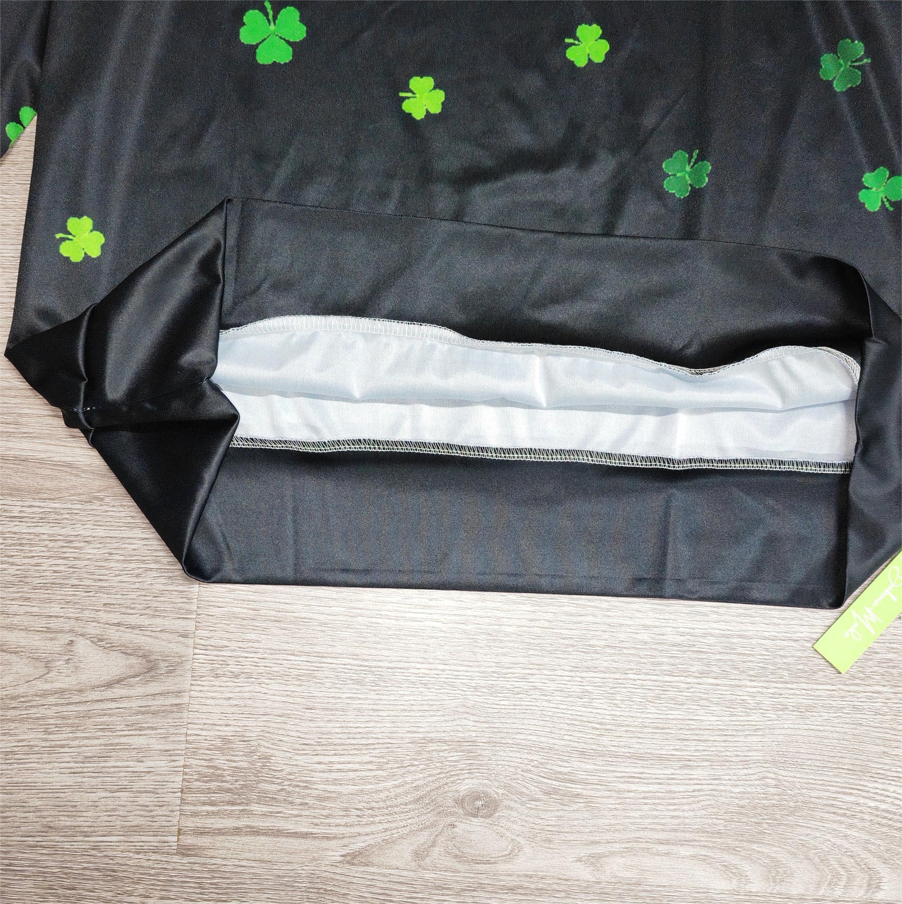 SpringStil® - Lucky Green long-sleeved top with four-leaf clover