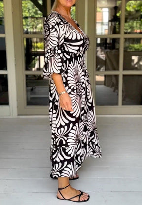 BlütenBliss® - Black and white maxi dress with 3/4 sleeves