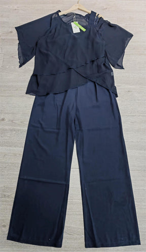 BlütenBliss® - Navy two-piece ruched top and cold shoulder pants set