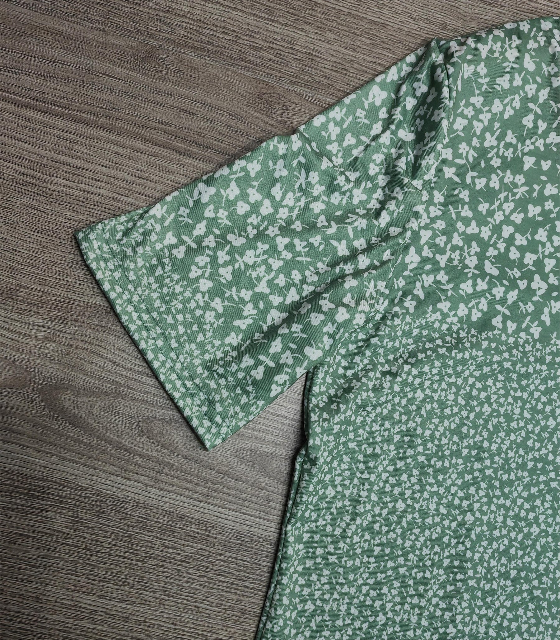 BlütenBliss® - Green White Floral Print Notch Neck Button Down Shirt