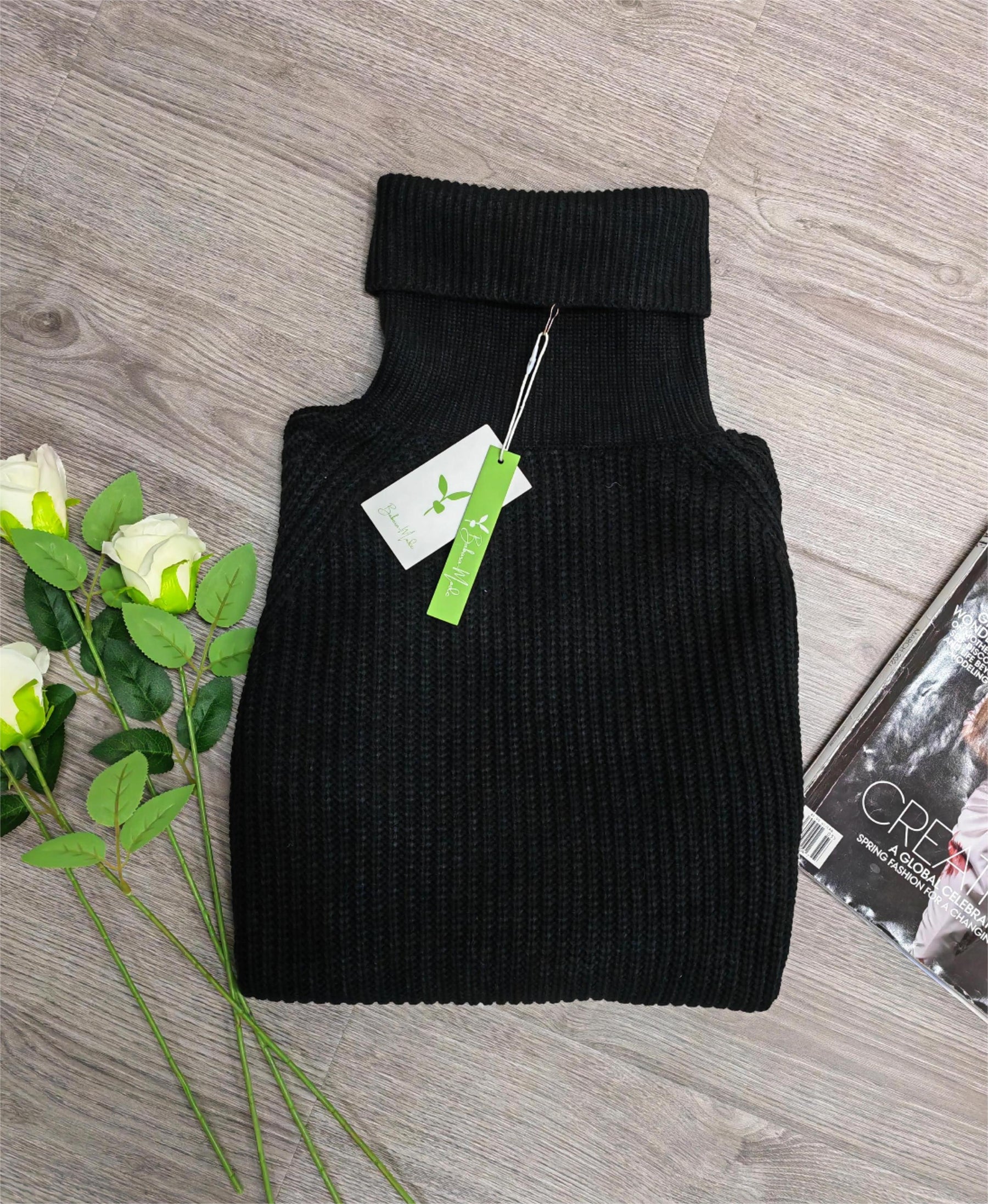 BlütenBliss® - Black long-sleeved turtleneck sweater with ribbed surface