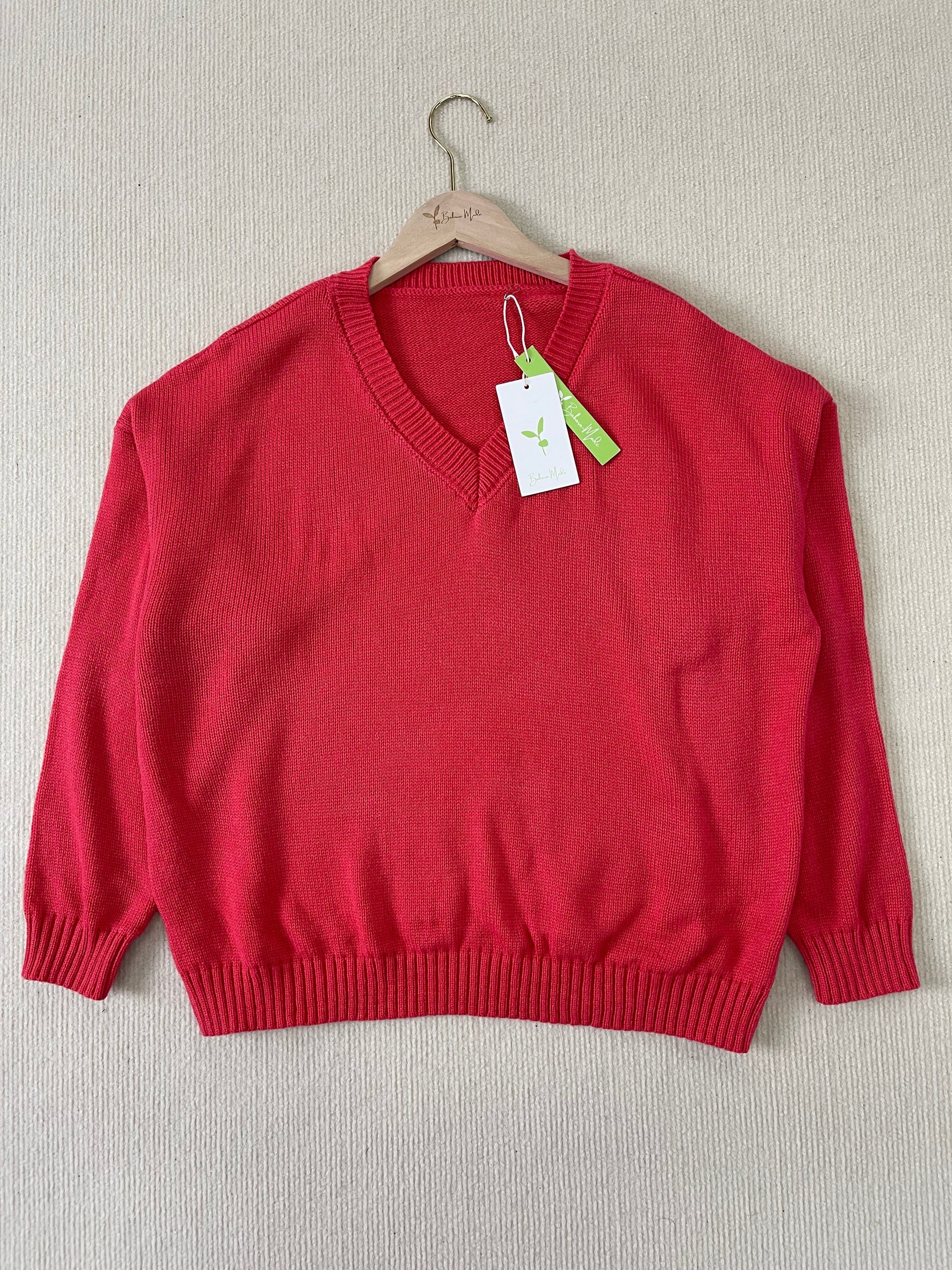 WinterStil® - Solid red sweater with V-neck for a good mood