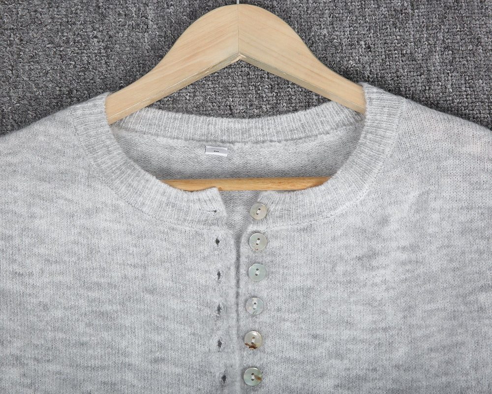 FallStil® - Grey Days Classic sweater with button placket