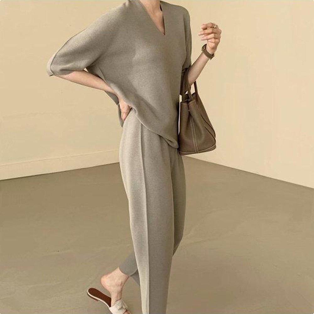 Carl&amp;Coni® - Comfy Elegance set with V-neck top and ankle-length pants