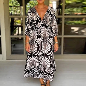 BlütenBliss® - Black and white maxi dress with 3/4 sleeves