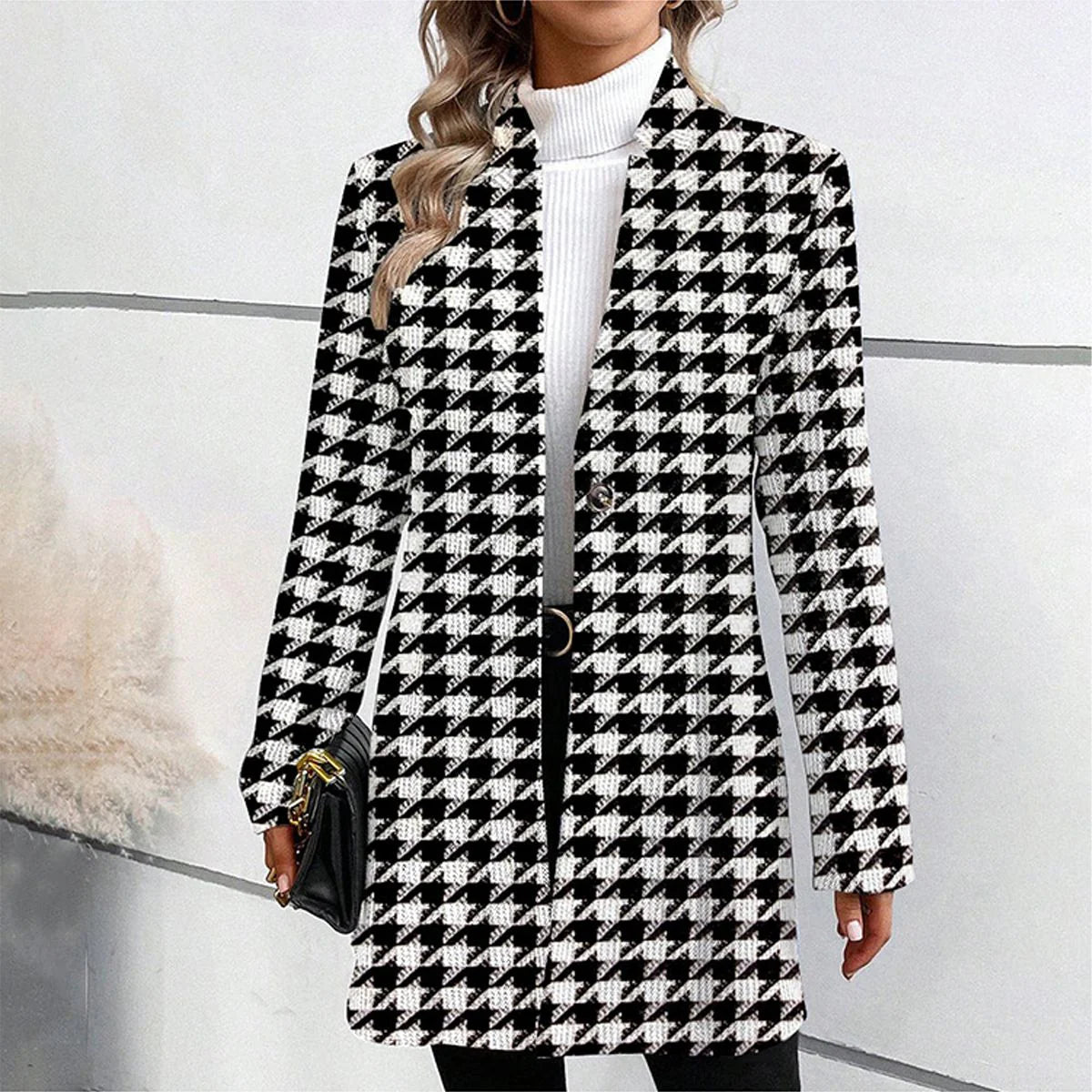 Monochrome trend coat