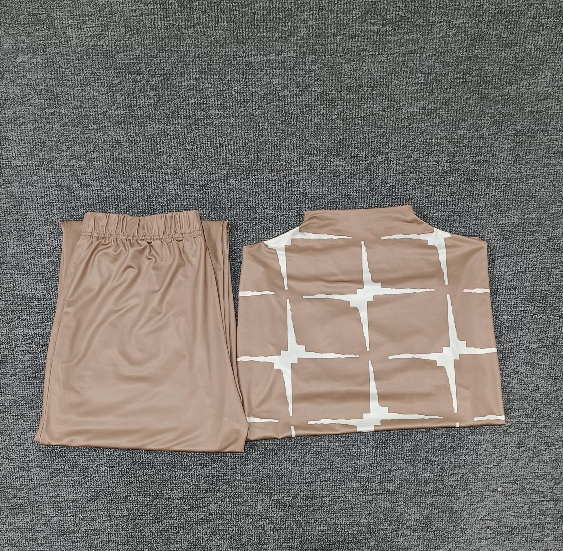 FallStil® - Two-piece set with long sleeves in taupe