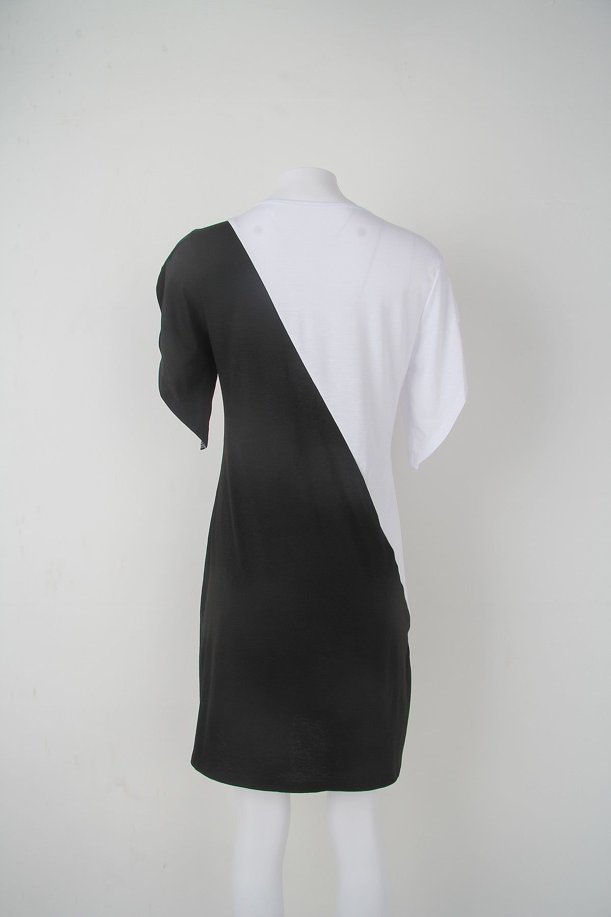 SpringStil® - Black and white mini dress with short sleeves