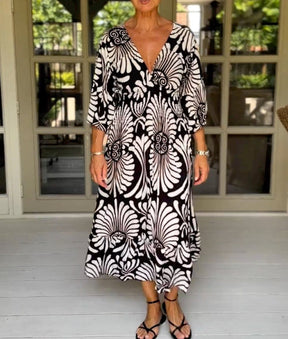 BlütenBliss® - Black and white maxi dress with 3/4 sleeves