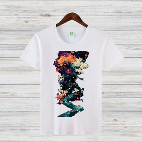 Magischer Winterbaum | Künstlerisches T-Shirt | Natur trifft Fantasie | Stilvolles Baumwollshirt für die kalte Jahreszeit
