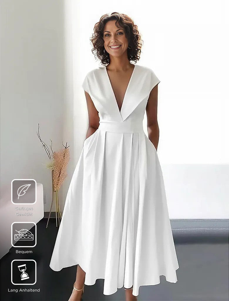 FallStil® - White fold-over collar maxi dress with deep V-neck and pleats