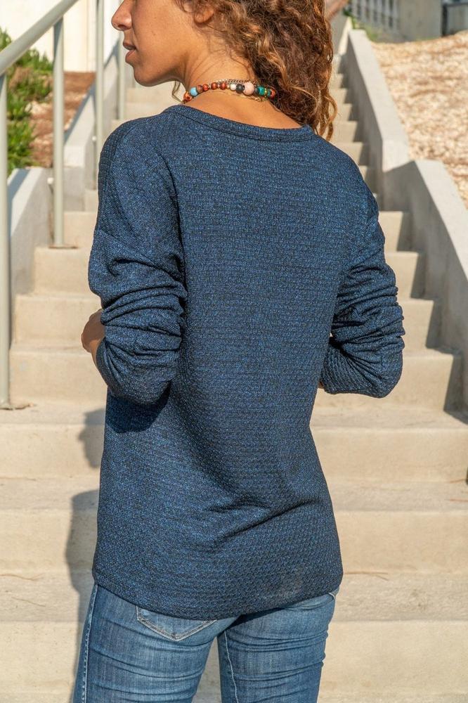 WinterTrend® - Elegant navy blue plain long-sleeved sweater